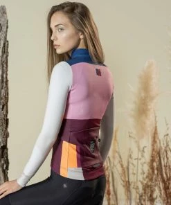 Maillot Manche Longue Gobik Cobble Dahlia Femme 2023 -Vélos Urbains Magasin de vente maillot mujer cobble dahlia cold 2023 gobik 4 700x700 3