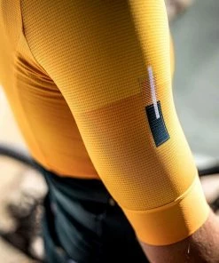 Maillot Manches Courtes Gobik Cx Pro Saffron Unisex -Vélos Urbains Magasin de vente maillot unisex cxpro saffron gobik warm series22 5 700x700 2